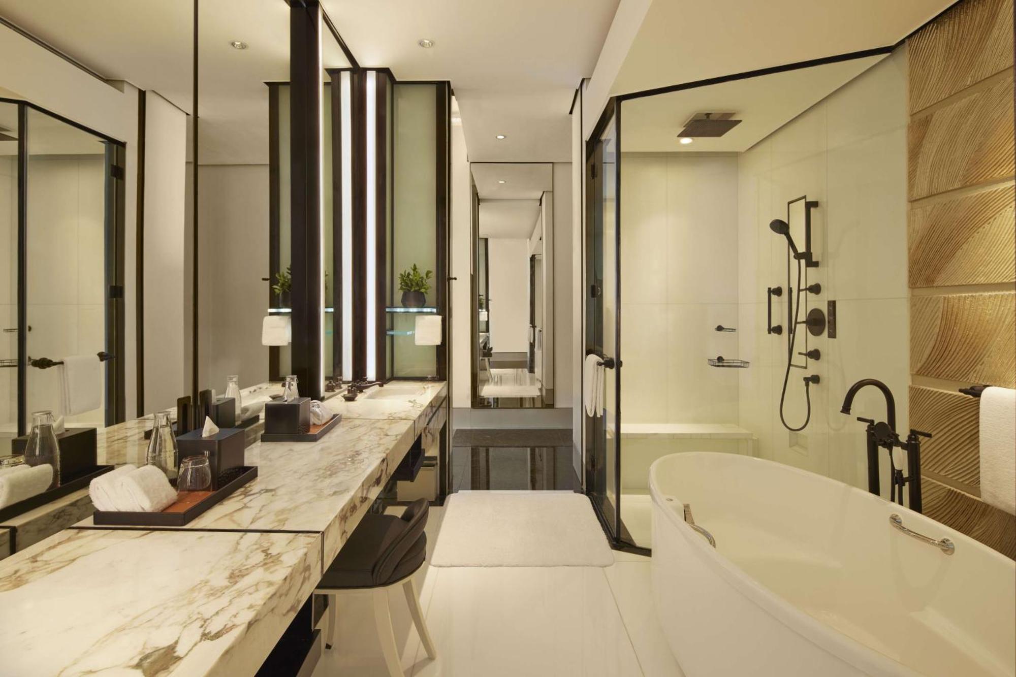 Hotel Keraton At The Plaza, Part Of The Unbound Collection By Hyatt Jakarta Exterior foto
